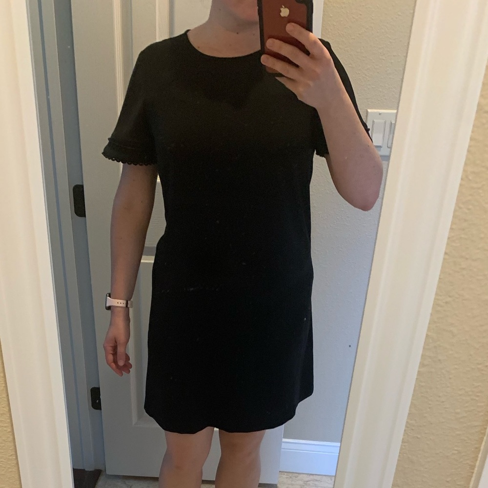 Scallop sleeves LBD